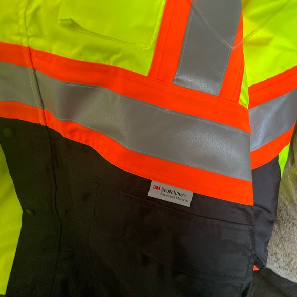Winter Safety Jacket Durable and Waterproof | Construction Work Jacket - Picture 2 of 5